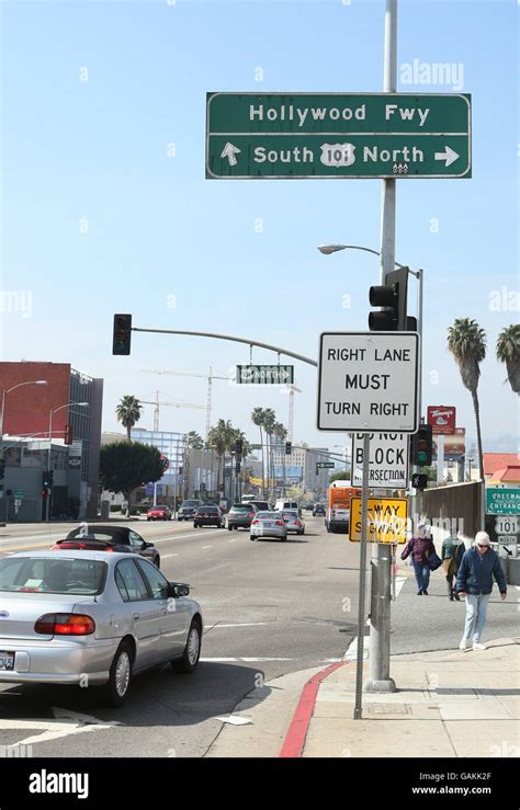 Los angeles freeway signs hi-res stock photography and images - Alamy