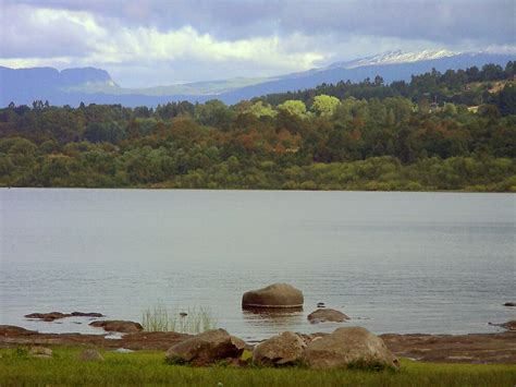 "Orilla del lago.." by cieloverde | Redbubble