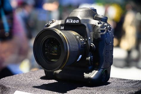 First look at the Nikon D6 - GearOpen.com