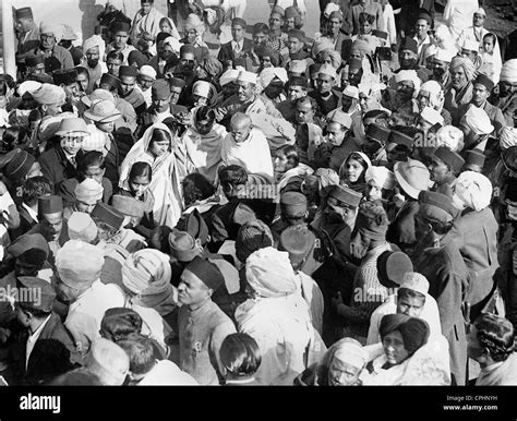 Mahatma Gandhi campaining for the Indian Independence Movement, 1930 ...