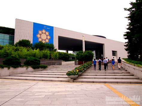 When it rains in Seoul ~ National Museum of Korea - Travellerelf