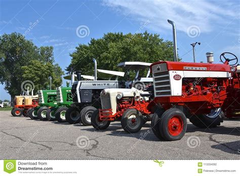 Restored Old Farmall, White, Oliver, and Ford Tractors Editorial Photography - Image of days ...