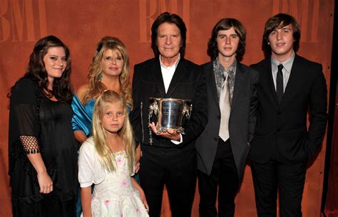 CCR / JOHN FOGERTY / TOM FOGERTY FAN CLUB: JOHN FOGERTY E FAMILIA