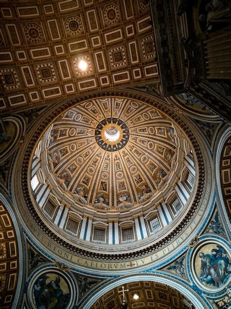 Premium Photo | Dome of st peters basilica