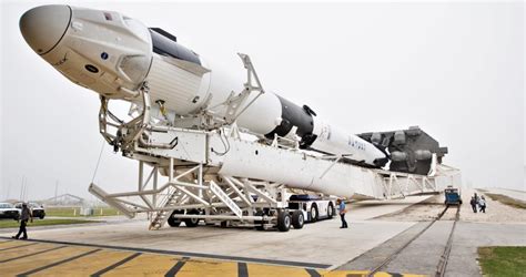 SpaceX's crewed Dragon launch debut likely to slip into 2020 as NASA ...