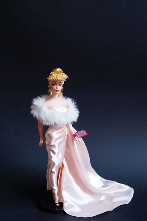 Mattel 75th Anniversary Barbie doll - 2020 | Modelisme