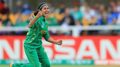 Kainat Imtiaz (Cricketer) Biography, Age, Height, Education, Career, Net Worth, Husband, Batting ...