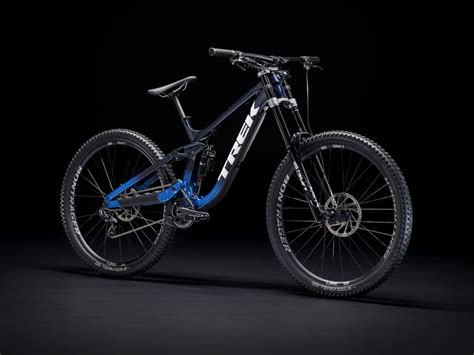 Das brandneue Trek Session 2022 - High-Pivot Alu Dowhnhill-Race-Bike - Gravity MTB Magazine