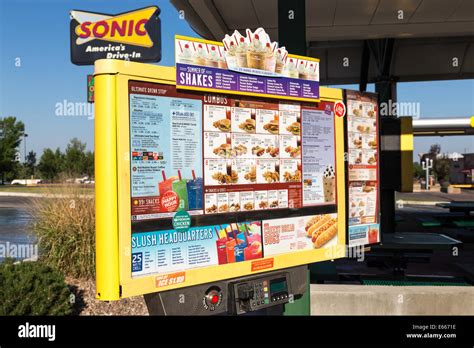 Sonic drive in sign hi-res stock photography and images - Alamy