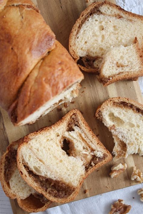 Romanian Sweet Bread with Walnuts – Cozonac Recipe