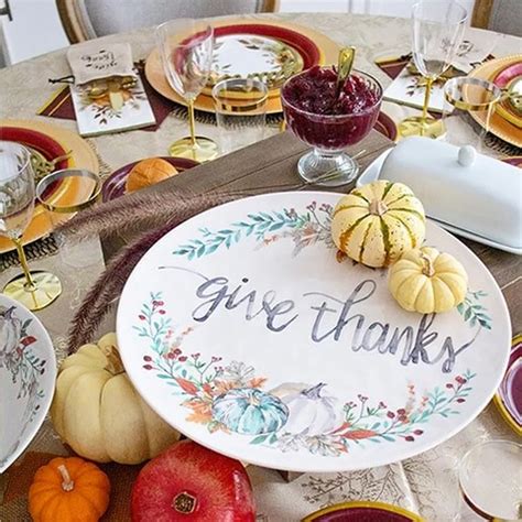 Party City Thanksgiving Plates: Holiday Feast