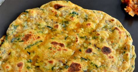 Paru's Kitchen: Palak Paratha | Spinach Paratha Recipe