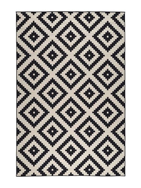 Best Basics: 15 Must-Have Black-&-White Rugs Under $200 | Geometric ...