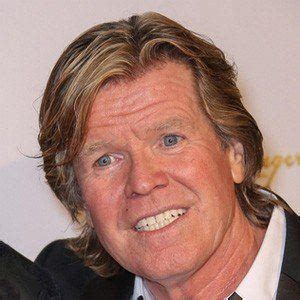 Peter Noone - Bio, Family, Trivia | Famous Birthdays