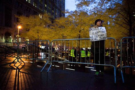 About a dozen 'Occupy Wall Street' protesters remain in Zuccotti Park ...