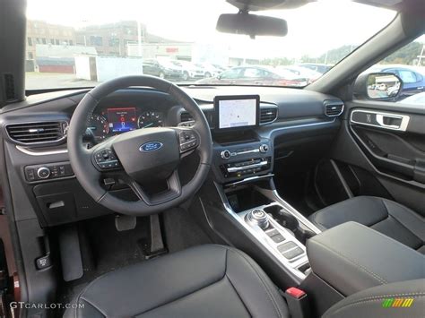 2020 Ford Explorer XLT Interior Color Photos | GTCarLot.com