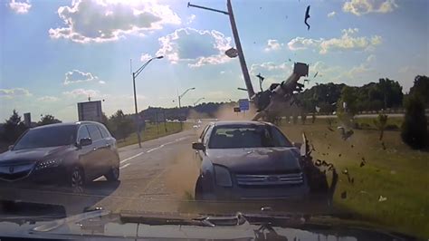 Video: Suspect in Georgia high-speed police chase collides head-on with officer's vehicle