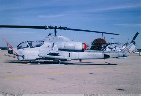 Deadly Helicopter Bell AH-1 Super Cobra | Army and Weapons