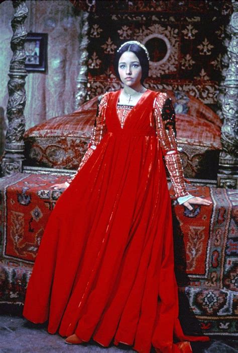 Olivia Hussey in Romeo and Juliet (1968) | Olivia hussey, Romeo and juliet costumes, Beautiful ...