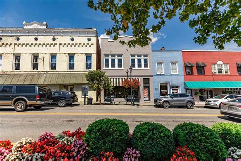 Have A Day Trip In The Friendly Town Of Lewisburg, West, 57% OFF