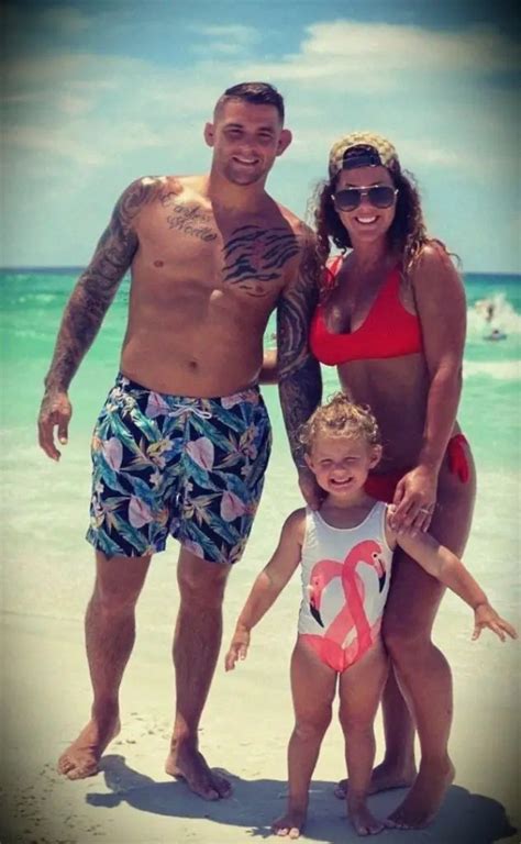 Rare pictures of Dustin Poirier and his family (wife and daughter ...