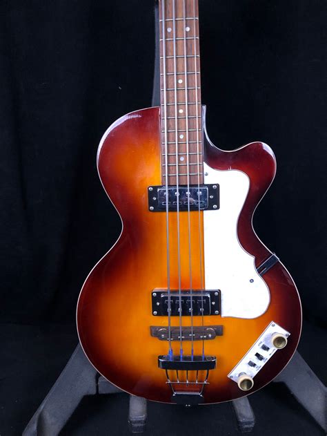 Hofner Club bass Sunburst > Guitars Bass | RetroMusic