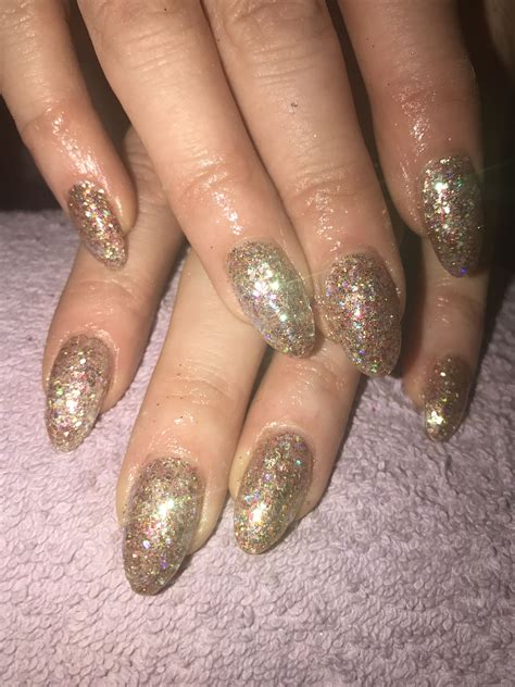 Gold glitter acrylic nails | Nails, Glitter acrylics, Gold glitter