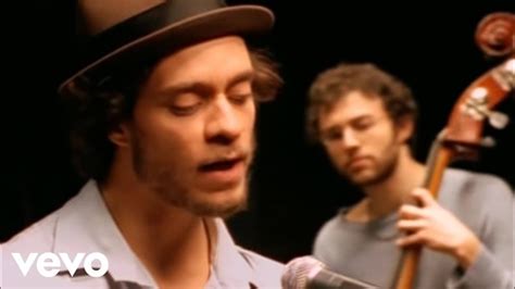 The 10 Best Amos Lee Songs of All-Time