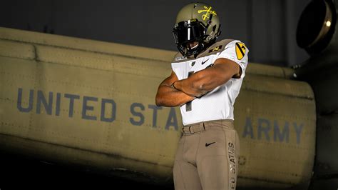 2019 Army uniforms honor 1st Calvary division | More Sports