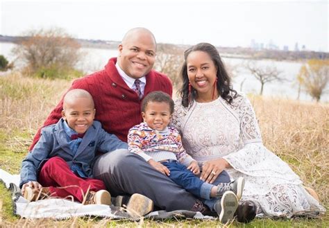 Current Mayor of Dallas, Eric Johnson with wife Nikki and Sons William and George