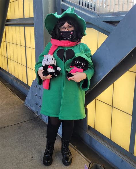 Ralsei cosplay with my Fangamer plushes : r/Deltarune