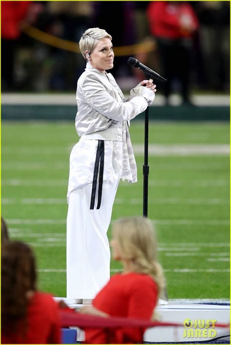 Pink Sings National Anthem at Super Bowl 2018 (Video): Photo 4027465 ...