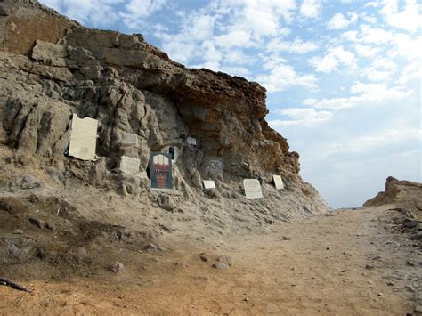 Blue Hole memorial plaques | Matt Kieffer | Flickr