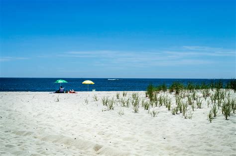 Best romantic getaways in NJ from beach trips to castle tours