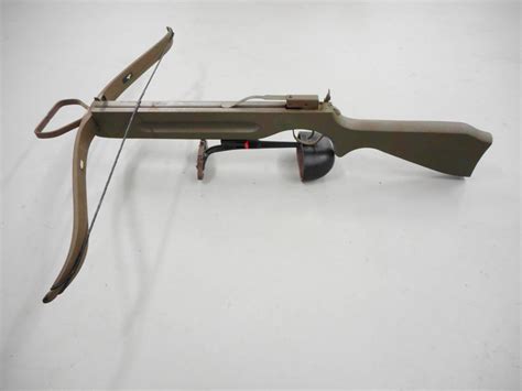 VINTAGE BARNETT CROSSBOW WITH QUIVER