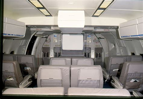 American Airlines DC-10 First Class Cabin | Airline interiors, Aircraft interiors, Airplane interior