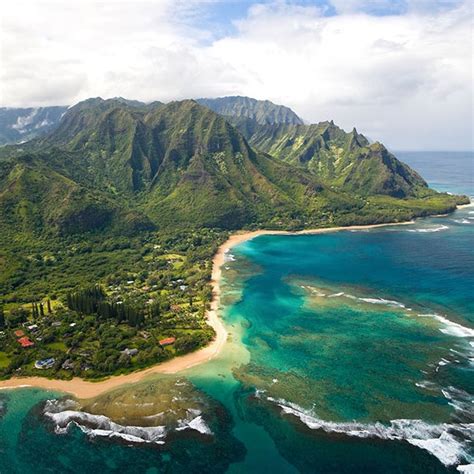 Go Island Hopping With This Guide to the Hawaiian Islands - Brit + Co