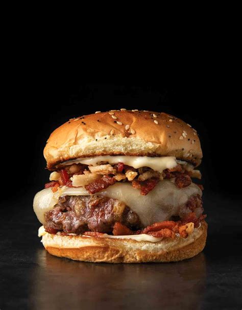 Skillet Bacon Cheeseburger with Crispy Fried Onions – Leite's Culinaria