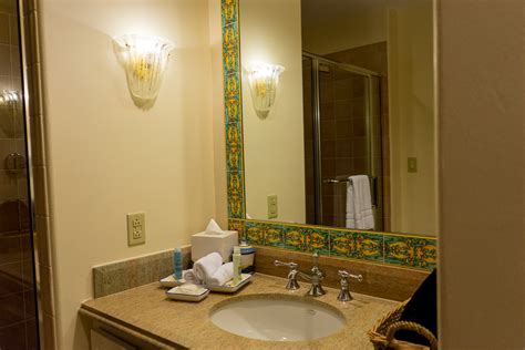 Loews Portofino Bay Hotel: Rooms - complete guide & photo gallery