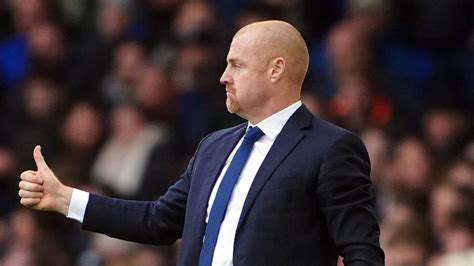 Sean Dyche directly contrasts Lampard plan as Everton boss spots chance of deal for revived star