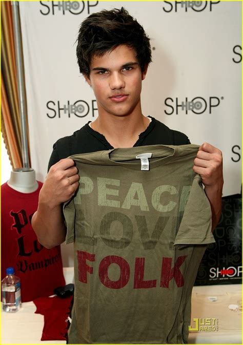 Taylor Lautner - Twilight Series Photo (3506621) - Fanpop