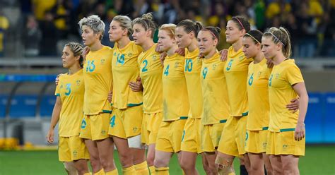 This Clip Of The Australian Women’s Soccer Team & A Water Bottle Proves Olympians Are Just Like ...