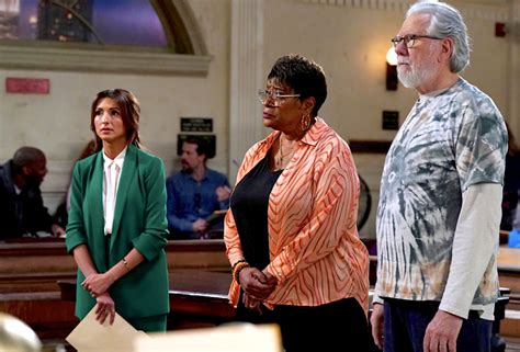 Night Court Premiere Recap: Roz’s Return Lands Dan in Legal Trouble