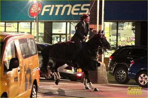 Keanu Reeves Performs This Crazy Stunt on a Horse for 'John Wick 3 ...