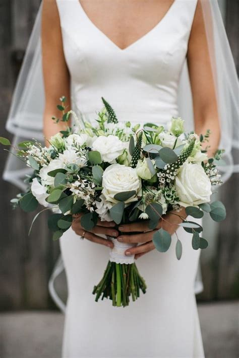 35 Simple White and Greenery Wedding Bouquets 2024