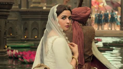 Kalank Movie Explained In 9 Memes | 'Kalank' Summary In Funny Memes