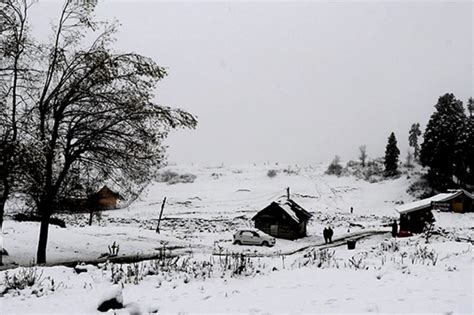 Jammu and Kashmir: Srinagar receives first snowfall of season