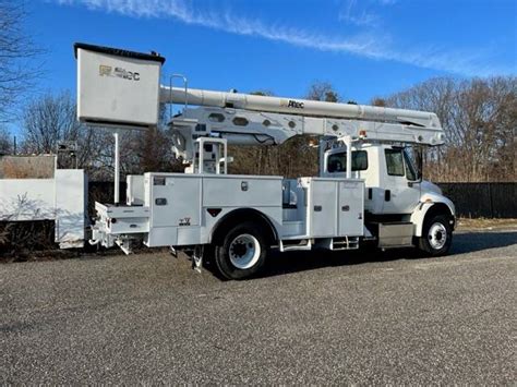 Altec AA55-MH Bucket Truck | Atlantic Truckworks Rentals