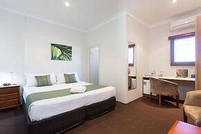 The Manly Hotel, Brisbane, Manly, Australia - Lowest Rate Guaranteed!