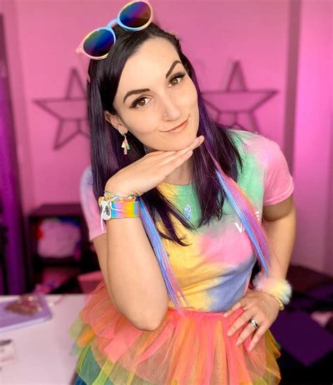 LaurenzSide (Youtuber) Wiki, Bio, Age, Height, Weight, Measurements, Husband, Net Worth, Facts ...